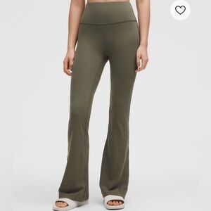 Lululemon Groove Nulu super high rise flared pant leggings  size 14 army green